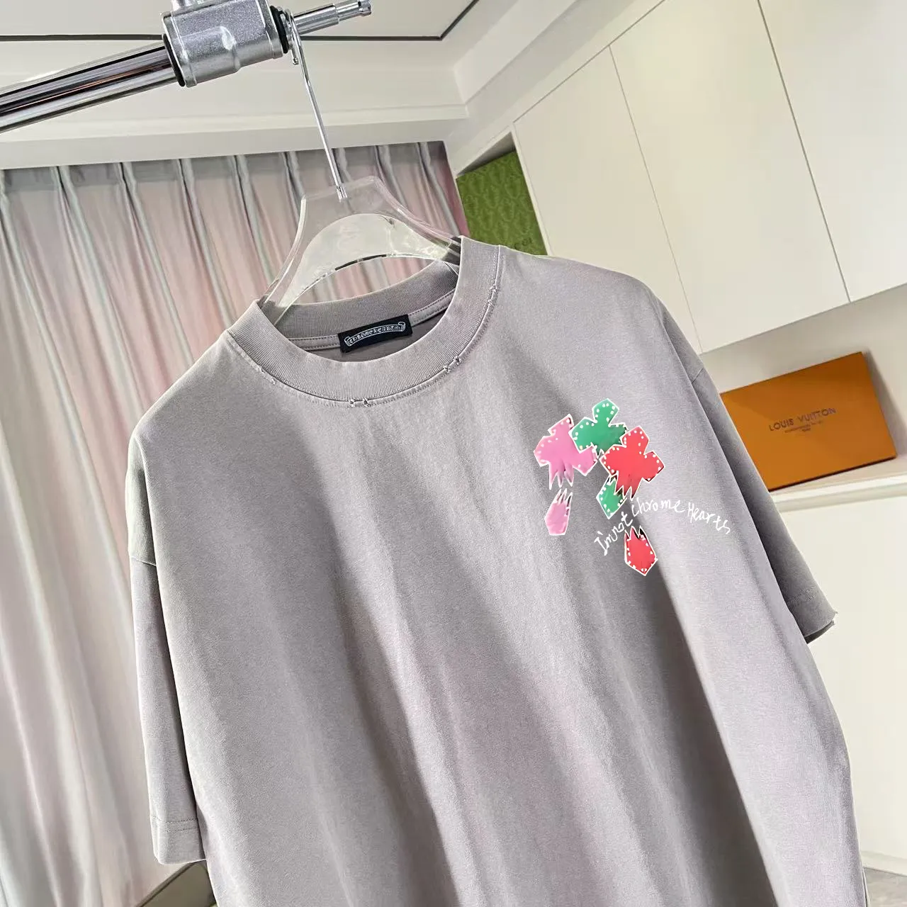 🅿️190 ch Crow* 2025 summer new style, washed, faded, worn, Sanskrit cross print, short-sleeved T-shirt, customized fabric 320g, same style for men and women, size: S M L XL XXL five sizes, color: black, gray, gradient black, gradient red